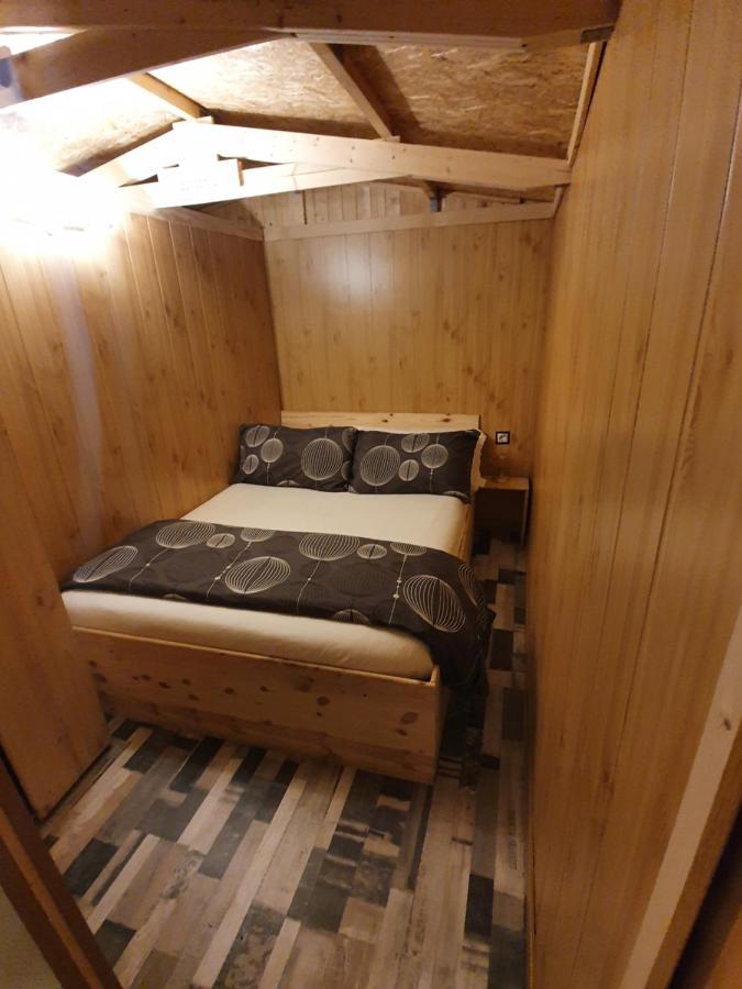 La Chocita De Invitados Hotel Vacarisses Kültér fotó
